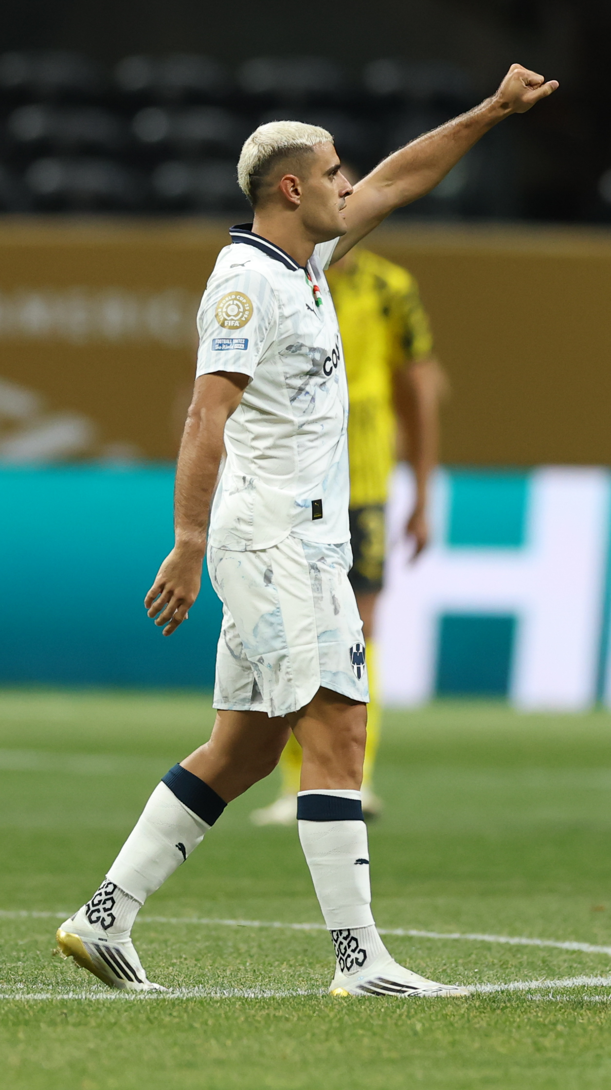 电子竞技app官方网-包含刚刚！多特蒙德今晨强势反弹托特纳姆围绕足总杯迎来里程碑，转会期巴塞罗那迎来里程碑的词条